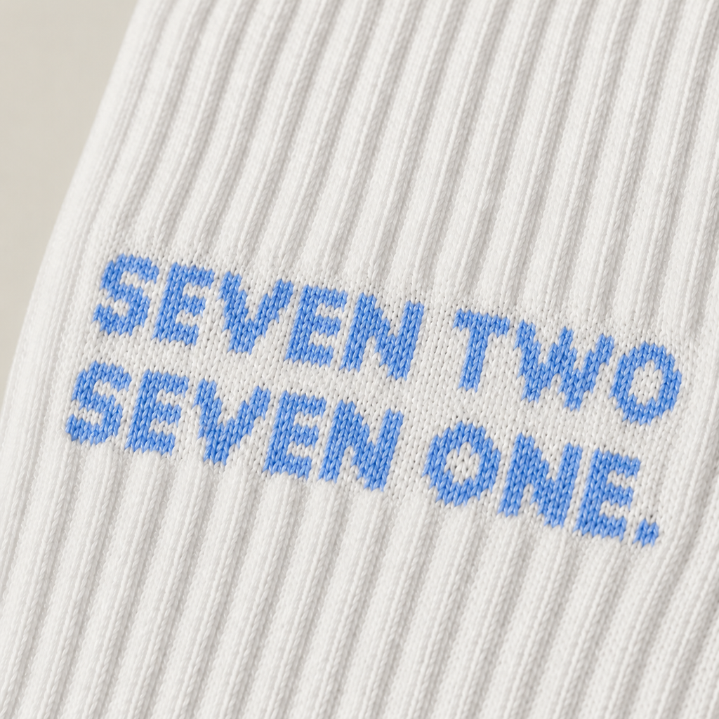 Blauwe signature sokken van 72.71 Clothing – productfoto